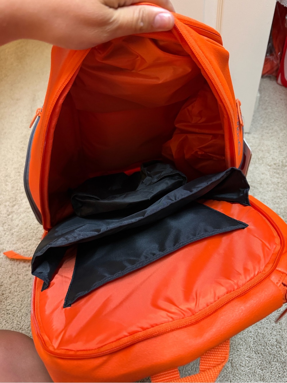 NWT Wilson Vancouver Tennis Backpack - Picture 10 of 10